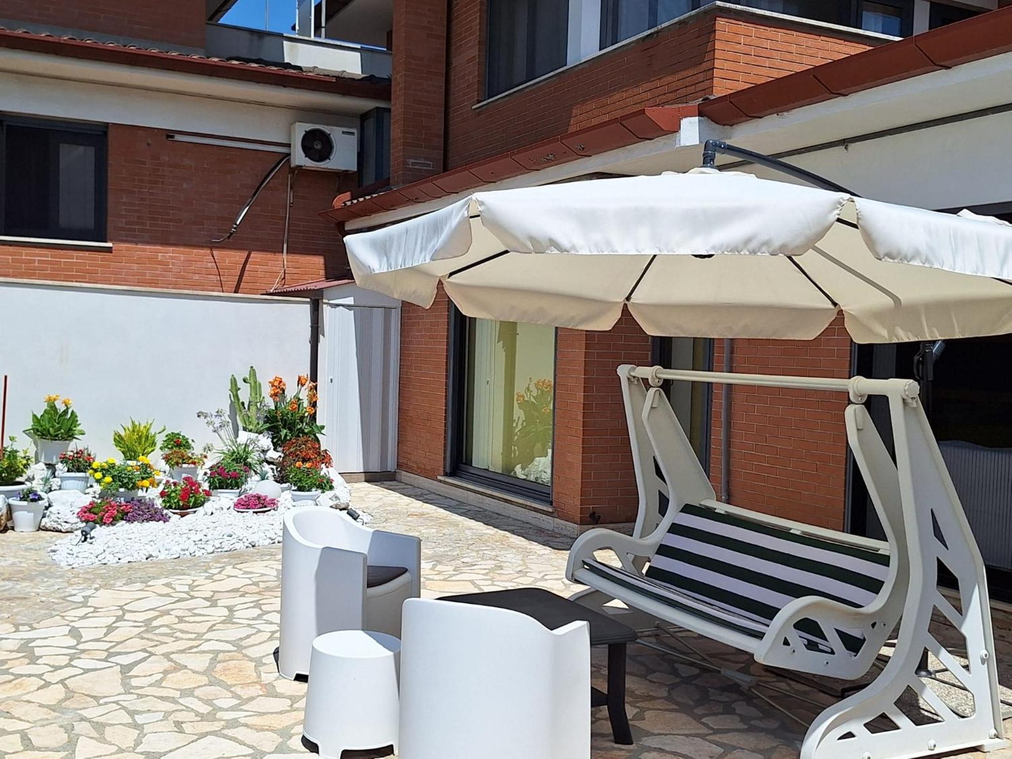 Green House Terracina Luaran gambar